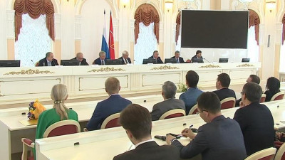 Губернатор Петербурга встретился с представителями консульского корпуса