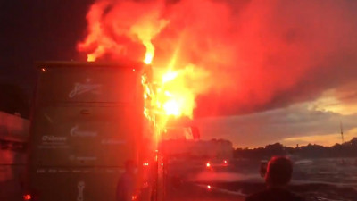 Сине-бело-голубое небо! Фанаты устроили фаер-шоу в честь чемпионства «Зенита»
