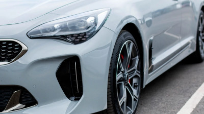 Рост цен на автомобили в России замедлится примерно в два раза