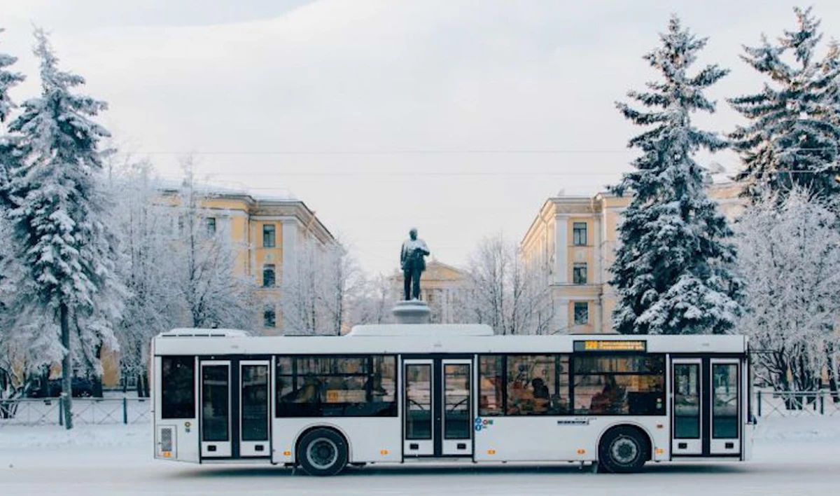 В Петербурге объявли еще один аукцион на закупку 100 новых автобусов - tvspb.ru