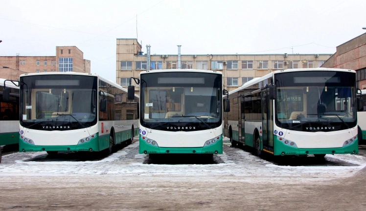 В Петербурге на ряде востребованных направлений увеличат количество автобусов - tvspb.ru