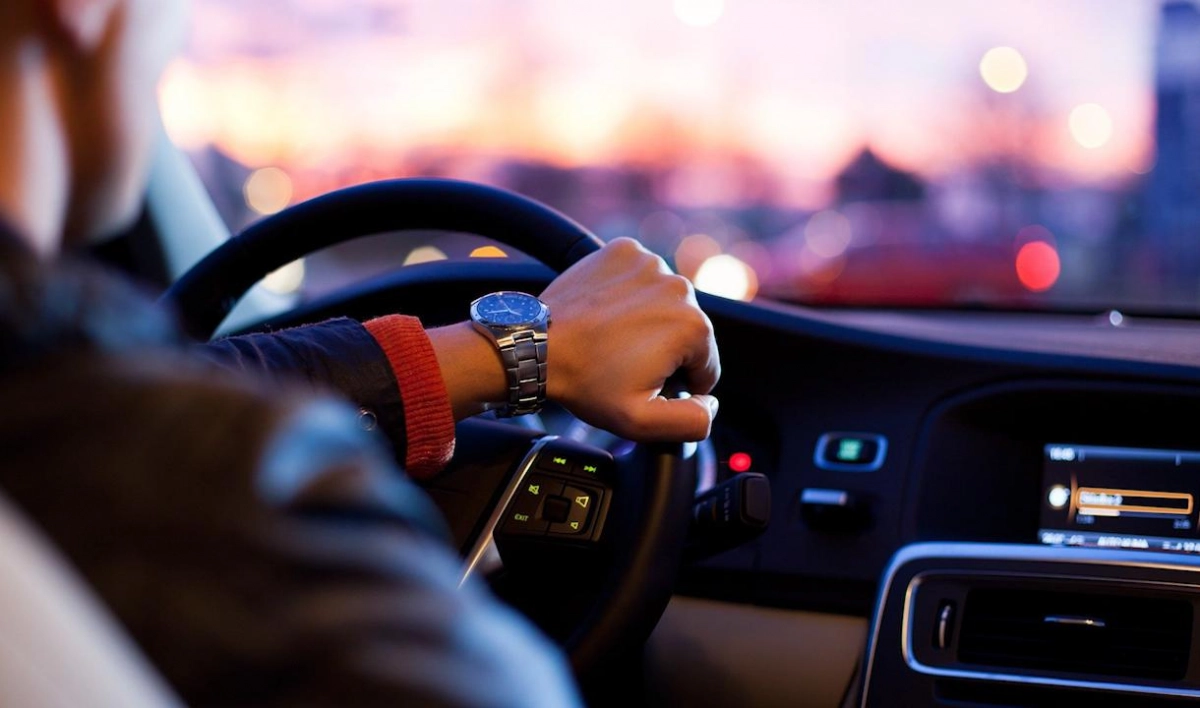 Автовладельцы смогут приобрести страховой полис без посещения СТО - tvspb.ru