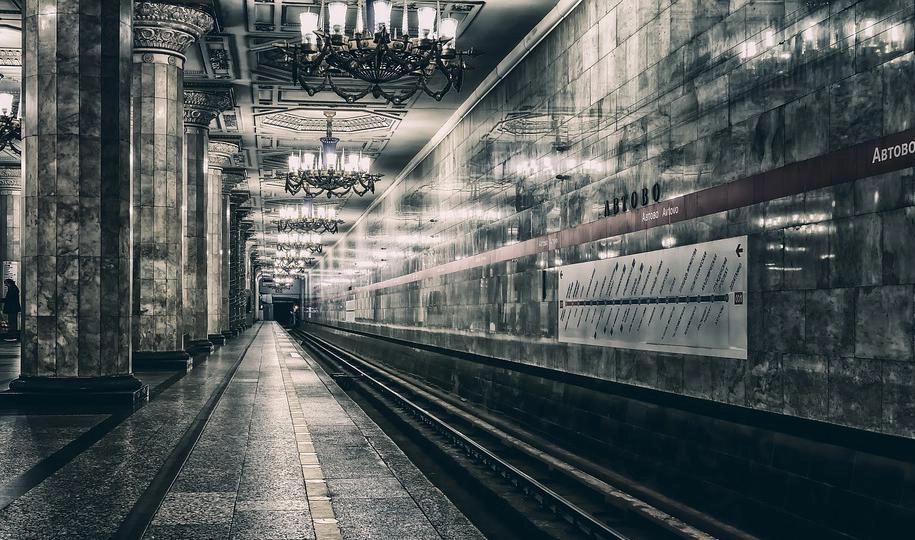 В метро Петербурга рассказали, почему в подземке дует ветер - tvspb.ru