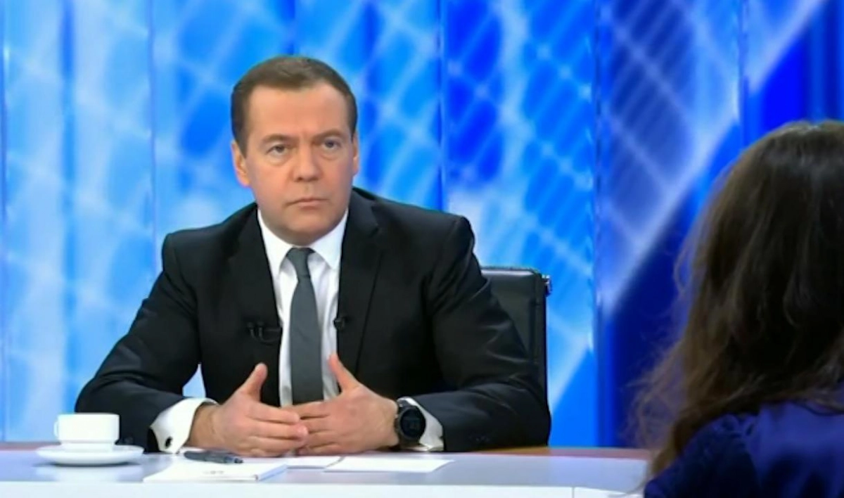 Медведев прокомментировал ситуацию с подростком в московской школе - tvspb.ru