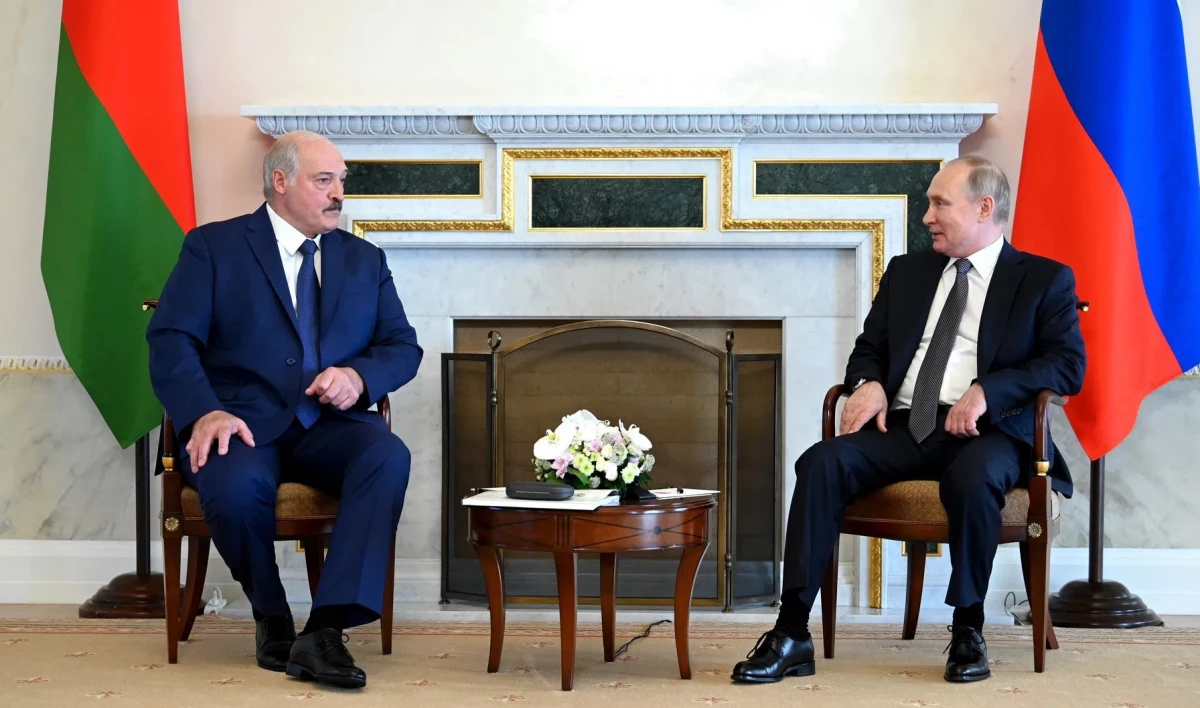 Завершились переговоры Владимира Путина и Александра Лукашенко в Константиновском дворце - tvspb.ru
