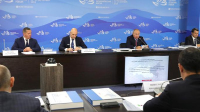 Путин заявил о необходимости решения демографических проблем Дальнего Востока