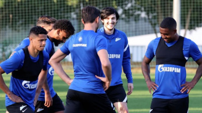 Сердар Азмун присоединился к «Зениту» на сборах в Дубае