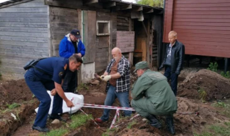 У храма Царственных Страстотерпцев нашли связанный веревками скелет человека - tvspb.ru