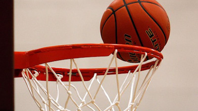 Петербургские женские баскетбольные команды ушли на перерыв