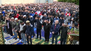 Мусульмане Петербурга отметили Ураза-байрам в Соборной мечети