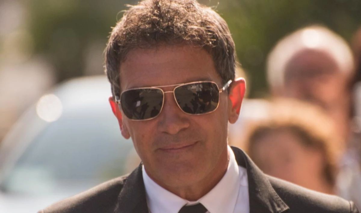 Антонио Бандерас вылечился от коронавируса - tvspb.ru