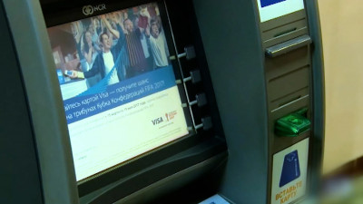 Экономист призвал петербуржцев ждать и не создавать ажиотаж вокруг налички и валюты