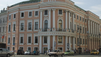 Банк «Санкт-Петербург» банкротит отель в центре города