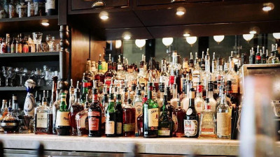 Меньше 50 — не наливать. Депутаты ЗакСа определили минимальную площадь для рюмочных