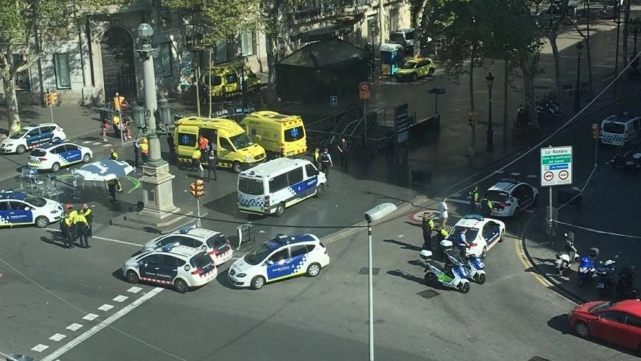 Количество погибших при теракте в Барселоне выросло до 10 человек - tvspb.ru