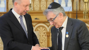 Губернатор Александр Беглов поблагодарил руководителей еврейской религиозной общины за помощь медучреждениям во время пандемии