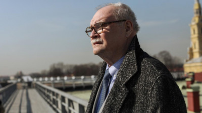 В КПРФ назвали ошибкой решение Бортко сняться с выборов губернатора Петербурга