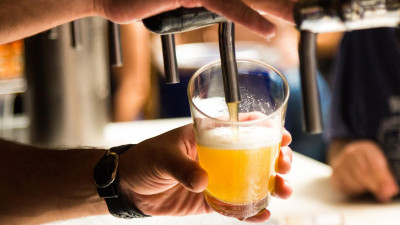 Депутаты Петербурга одобрили в первом чтении закон о «наливайках»