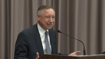 Александр Беглов призвал муниципалов активнее привлекать к работе молодежь