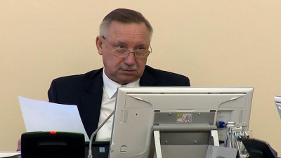 Александр Беглов потребовал от подчиненных приглашать на заседания Смольного депутатов Госдумы и сенаторов