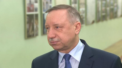 Александр Беглов открыл выставку в Смольном в честь 25-летия городского правительства