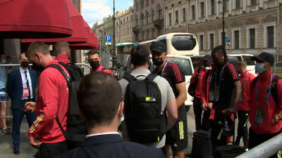 Футболисты сборной Бельгии прогулялись по Петербургу перед матчем с Россией