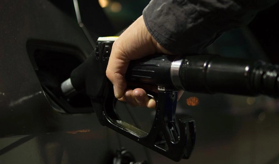 В России продлили заморозку цен на бензин до июля - tvspb.ru