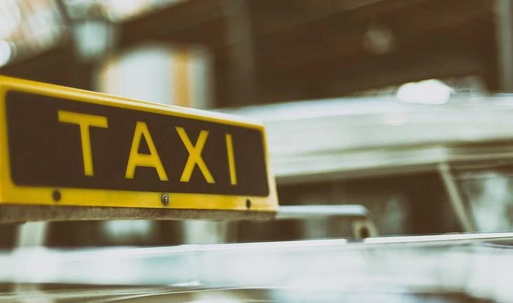 Нелегальные таксисты обманули пакистанцев, собиравшихся незаконно пробраться в Финляндию - tvspb.ru