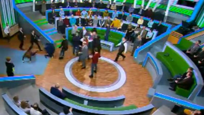 Ведущий подрался с экспертом из Украины в прямом эфире