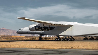 Опубликовано видео первого полета самого большого самолета в мире