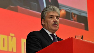 Пресс-секретарь Грудинина опроверг информацию, что политик сбрил усы