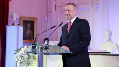 Александр Беглов поздравил дипломатов, работающих в Петербурге, с наступающим Рождеством и Новым годом