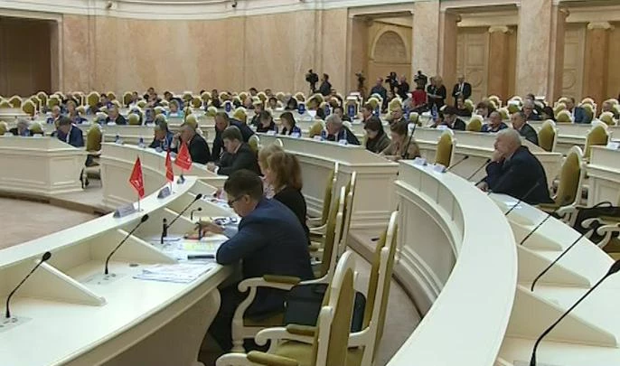 Депутаты Петербурга утвердили бюджет города на 2018 год с сокращенным дефицитом - tvspb.ru