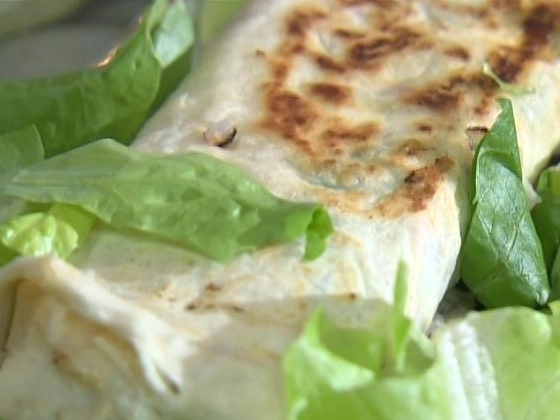 Петербуржцам назвали четыре точки, где продают опасную шаверму - tvspb.ru