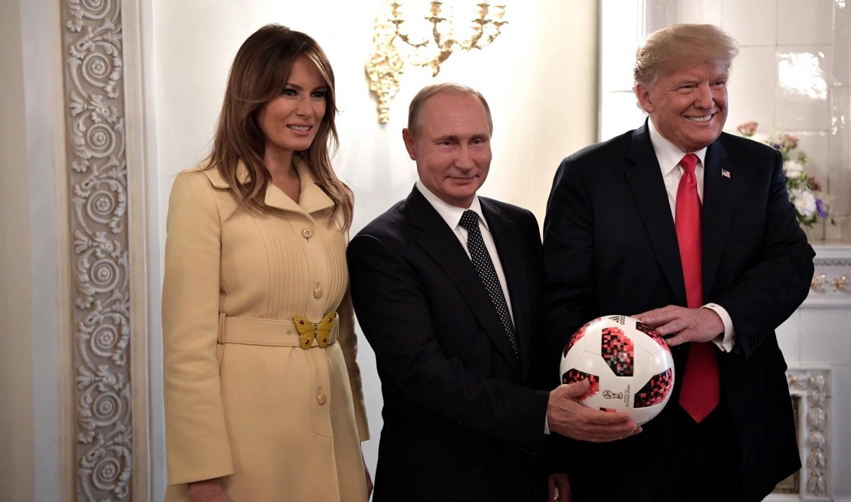 Путин передал Трампу мяч чемпионата мира по футболу - tvspb.ru