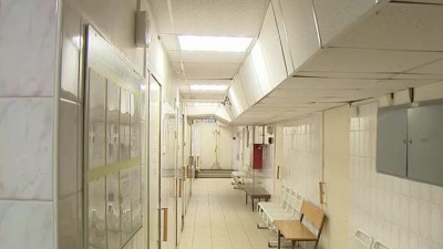Городскую поликлинику №109 оштрафовали на 100 тысяч рублей из-за нехватки масок и костюмов