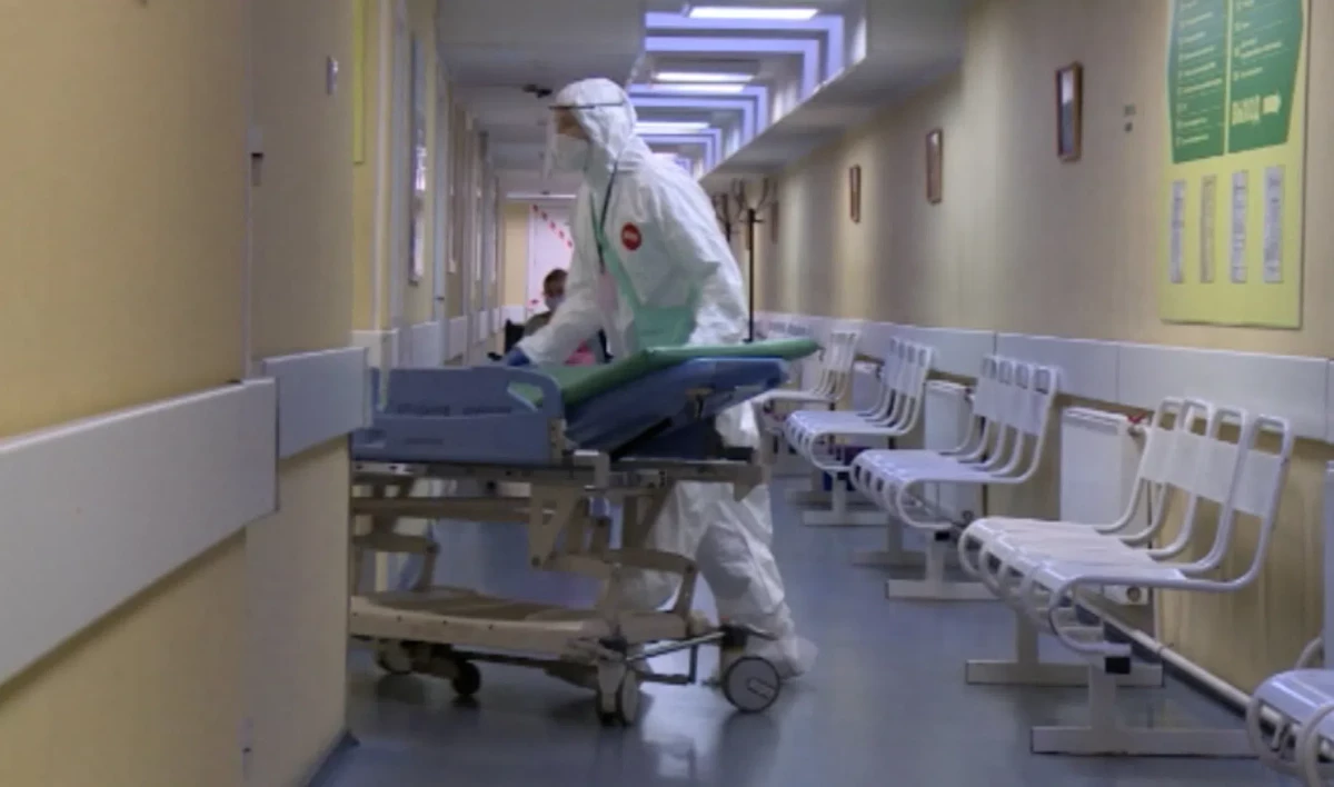 За сутки в Петербурге госпитализировали 131 человека с COVID - tvspb.ru