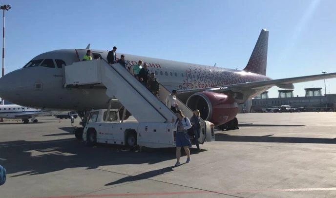 Самолет в Симферополь не смог вылететь из «Пулково» из-за технических проблем - tvspb.ru