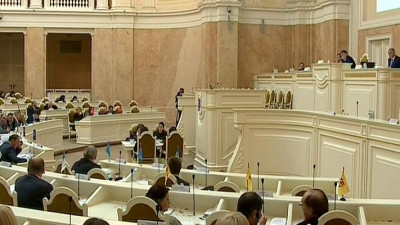 Бюджет Петербурга на 2017 год пройдет третье чтение в ЗакСе