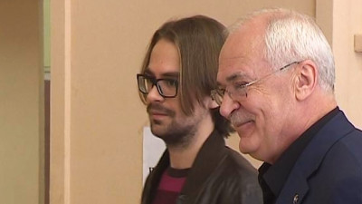 Николай Буров приехал на праймериз «Единой России» вместе с сыном