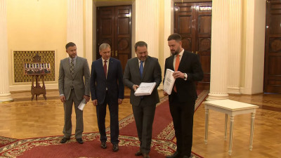 Смольный передал депутатам ЗакСа проект бюджета на 2022 год