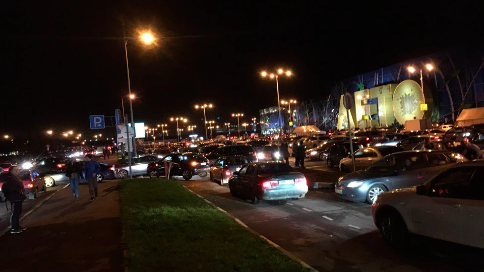На Пулковском шоссе эвакуировали персонал и посетителей торгового центра - tvspb.ru