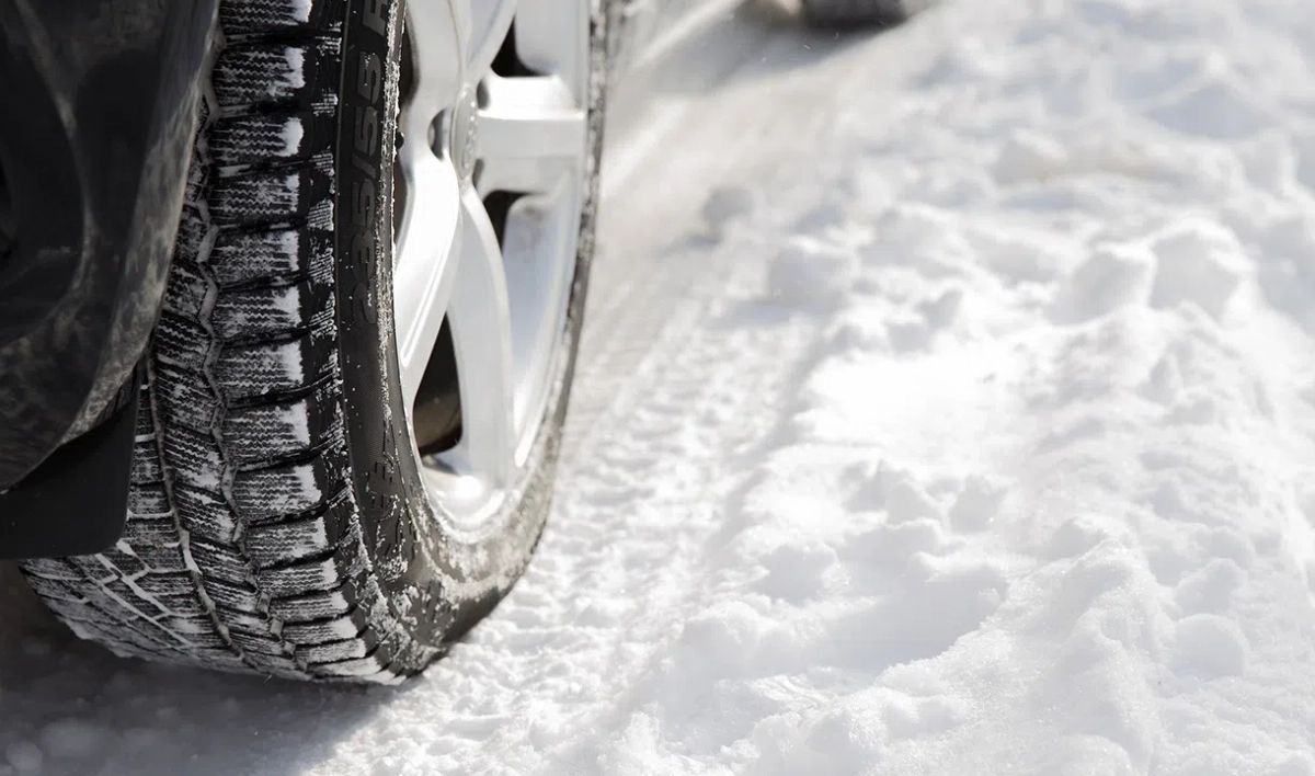 Петербуржцев призвали отказаться от поездок на авто на время снегопада - tvspb.ru