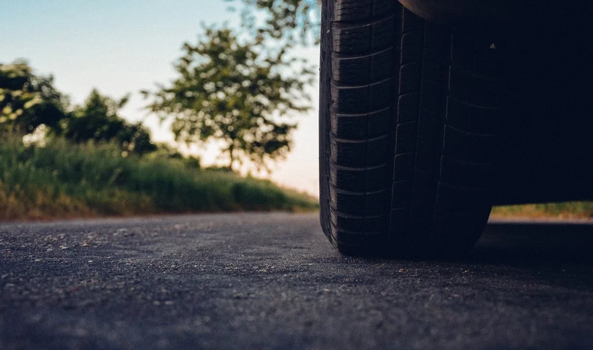 Полиция нашла угнанный от одного из домов в Пушкине автомобиль - tvspb.ru