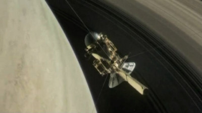 Зонд Cassini сгорел в атмосфере Сатурна