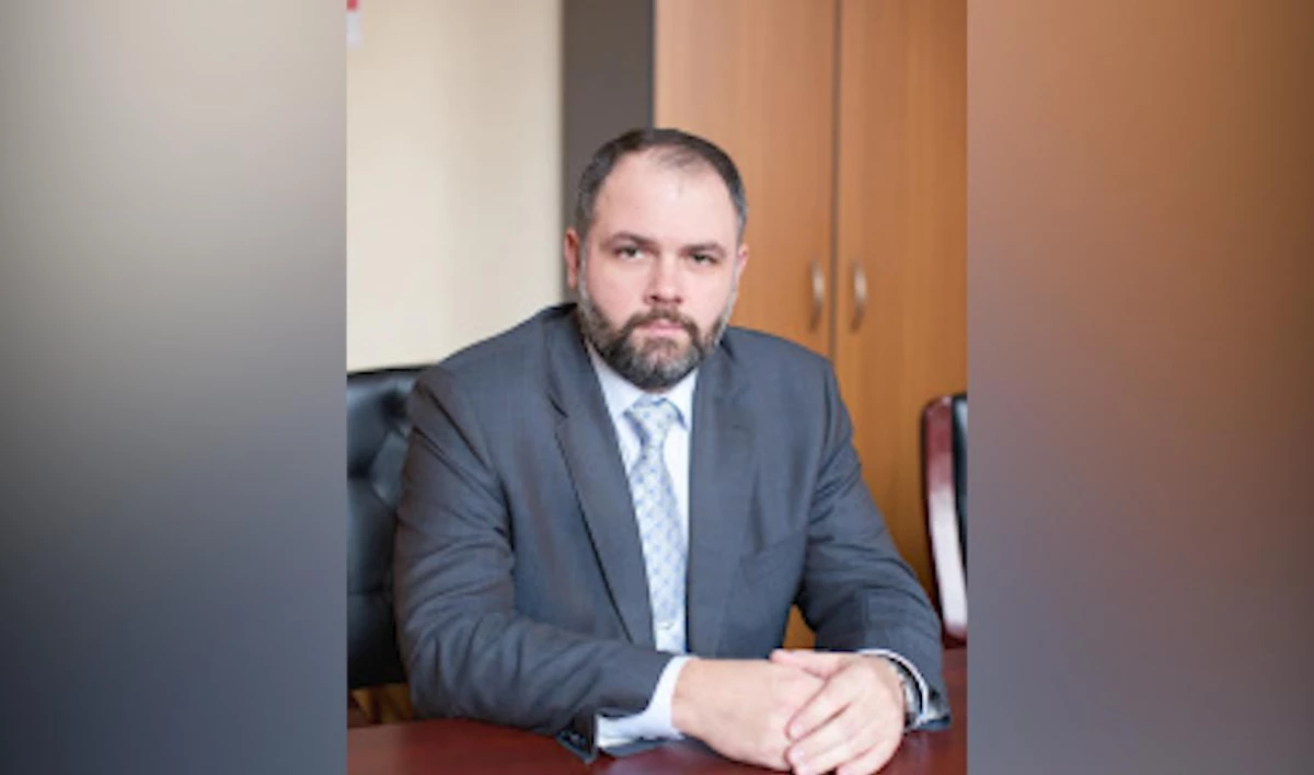 Денис Чамара покидает пост главы комитета по информатизации и связи - tvspb.ru