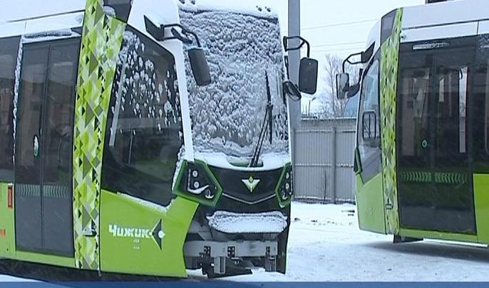 Пассажиров высадили из трамвая «Чижик» из-за лопнувшего стекла, информация о стрельбе проверяется - tvspb.ru