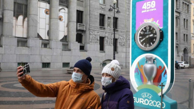 Время на часах Евро-2020 в Петербурге перевели