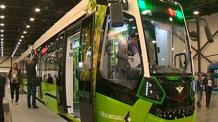 Чижик магазин x5 retail. Чужик магазин. Трамвай чижик в санкт-петербурге. Чижик сеть логотип. Дискаунтеры чижик в москве.