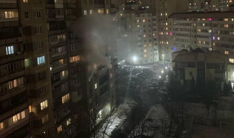 Из-за пожара в многоэтажке на Индустриальном, 29, эвакуировали 15 человек - tvspb.ru